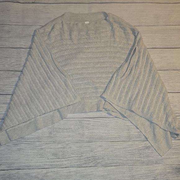 Lululemon Forward Flow Poncho Light Gray One Size - Picture 1 of 7